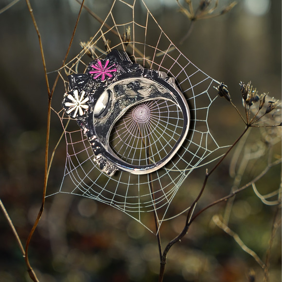 Gunmetal Gray Enamel Spider Multi Color Flowers Crystal Ring Size 10 - Picture 5 of 5